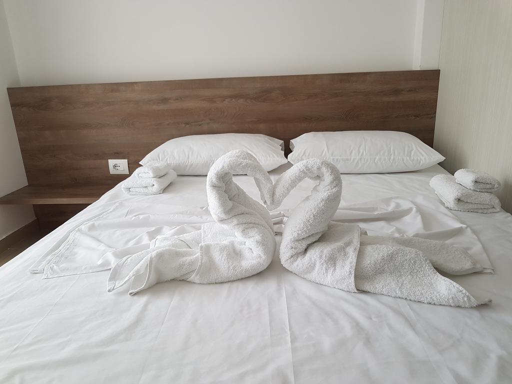 Viktoria'S Apartments Shëngjin المظهر الخارجي الصورة