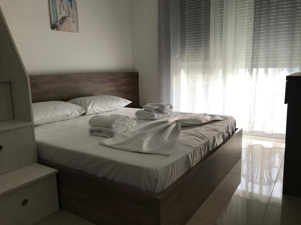 Viktoria'S Apartments Shëngjin المظهر الخارجي الصورة